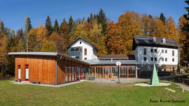 Das modern eingerichteten Jugendwaldheim bietet genug Raum zum Entfalten.