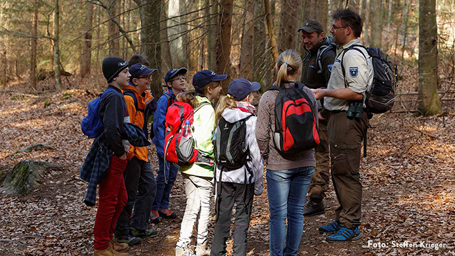 
Mit erfahrenden Rangern geht's regelmäßig auf Entdeckungsreise in den Nationalpark.