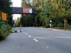 Die Nationalparkstraße von Neuschönau Richtung Altschönau wird für die Sanierungsarbeiten ab dem 28. September komplett gesperrt. (Foto: Annette Nigl / Nationalpark Bayerischer Wald)