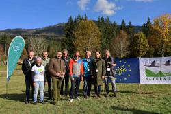 Die Teilnehmer an der Natura-2000-Staffellauf freuten sich über eine gelungene Abschlussveranstaltung im Wildniscamp am Falkenstein. (Foto: Veronika Bauer/ANL)