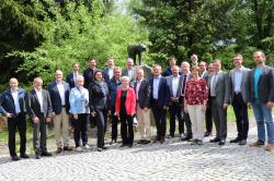 Das Landtagspräsidium um Ilse Aigner kam ins Hans-Eisenmann-Haus, mit dabei waren auch Landtagsabgeordnete und  Nationalpark-Bürgermeister. (Foto: Nationalpark Bayerischer Wald)