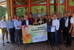 Große Freude herrschte im Wildniscamp am Falkenstein über die Auszeichnung im Rahmen der UN-Dekade Biologische Vielfalt. (Foto: Gregor Wolf/Nationalpark Bayerischer Wald)