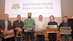 Sechs der erfolgreichen 16 Fotografen waren bei der Vernissage zur Ausstellung "Mein Nationalpark" mit von der Partie. Foto: Gregor Wolf