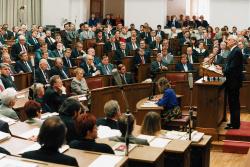 1. August 1997 - Landtag beschließt Nationalparkerweiterung. Foto: Bildarchiv Bayerischer Landtag
