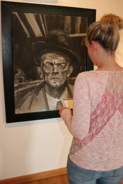 Bildunterschrift: Die Ausstellung „Facing the Canvas“ von Florian Hannig in der Nationalpark-Infostelle in Mauth wird bis 20. Mai verlängert (Foto: Annette Nigl/Nationalpark Bayerischer Wald – Freigabe nur in Verbindung mit dem Veranstaltungshinweis).