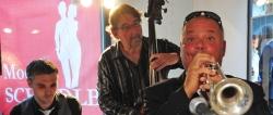 Bildunterschrift: Mit Klassikern des Jazz wird das Trio „Private Joker“ beim Lauschersonntag am 3. Juni die Gäste unterhalten. (Foto: Private Joker - Freigabe nur in Verbindung mit dem Veranstaltungshinweis).