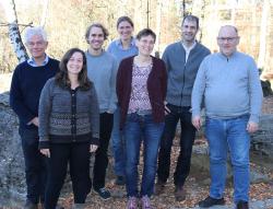 Tauschten sich über bisherige Ergebnisse aus: Reinhard Gerecke (Universität Tübingen, von links), Linda Seifert (Nationalpark Bayerischer Wald), Kurt Lichtenwöhrer (Nationalpark Berchtesgaden), Eva Schubert (LBV Bayern), Annette Lotz (Nationalpark Berchtesgaden), Jörg Müller (Nationalpark Bayerischer Wald) und Ralf Hotzy (LBV Bayern). (Foto: Annette Nigl/Nationalpark Bayerischer Wald)