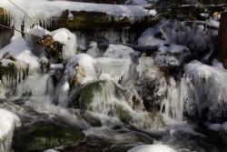 „Wasser, Woken, Eis und Schnee“, so lautet der Titel der Wanderung entlang der Kleinen Ohe am Donnerstag, 4. April. (Foto: Rainer Simonis)