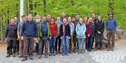 Bei einem gemeinsamen Workshop holten sich Nationalparkmitarbeiter und Freiwillige wertvolles Wissen zum Thema Kreuzotter-Monitoring. (Foto: Fabian Wirth/Nationalpark Bayerischer Wald)