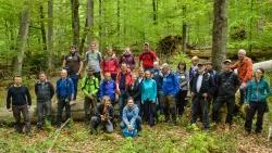 Das ganze Jahr über wurden die neuen Waldführer auf ihre Aufgaben im Nationalpark vorbereitet – größtenteils bei Schulungen im Gelände. (Foto: Thomas Michler/Nationalpark Bayerischer Wald)