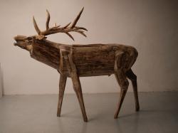 Die Skulptur eines Hirsches von Franz Weickmann ist ab 15. Juni im Haus zur Wildnis zu sehen. (Foto: Franz Weickmann ­  –  Freigabe nur in Verbindung mit dem Veranstaltungshinweis)