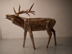 Die Skulptur eines Hirsches von Franz Weickmann ist ab 15. Juni im Haus zur Wildnis zu sehen. (Foto: Franz Weickmann – Freigabe nur in Verbindung mit dem Veranstaltungshinweis)
