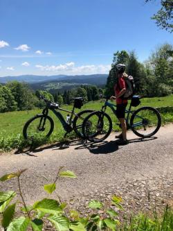 Waldführer Hans Pongratz begleitet am Sonntag, 7. Juli, alle Interessierten auf einer grenzüberschreitenden Radtour in den Nationalpark Šumava. (Foto: Hans Pongratz)