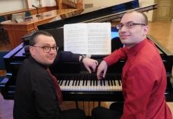 Zwei Virtuosen am Klavier: Petr Novák und Tomáš Hostýnek treten am 1. September im Haus zur Wildnis auf. (Foto: Petr Novák)