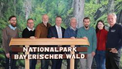 Das Organisationsteam bei der Vorbesprechung in der Nationalparkverwaltung in Grafenau. (Foto: Stefan Heigl/Nationalpark Bayerischer Wald)