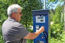 Ab sofort steht am Parkplatz des Nationalparkzentrums Falkenstein ein Parkscheinautomat zur Verfügung. (Foto: Gregor Wolf/Nationalpark Bayerischer Wald)