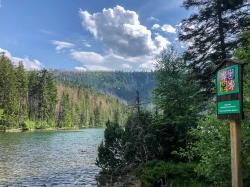 Die Wanderung führt unter anderem zum Eiszeitrelikt Čertovo jezero. (Foto: Sandra Schrönghammer/Nationalpark Bayerischer Wald ­– Freigabe nur in Verbindung mit dem Veranstaltungshinweis)