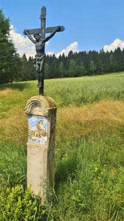 Vorbei an diesem hübschen Wegkreuz führt die Wanderung am 5. September. (Foto: Christina Graf)