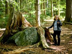 Diakonin Gabriela Neumann-Beiler begleitet alle Interessierten am Freitag, 18. September, bei einer Wanderung aus der Reihe Nationalpark und Schöpfung. (Foto: Daniela Blöchinger)