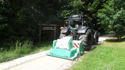 Der Wanderweg von Scheuereck Richtung Parkplatz Weiße Brücke wurde mit dem neuen Wegepflegegerät saniert. (Foto: Reinhold Gaisbauer/Nationalpark Bayerischer Wald)