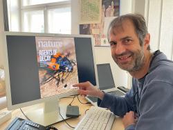 Prof. Jörg Müller, Leiter des Sachgebietes Naturschutz und Forschung im Nationalpark, freut sich, dass es die Studie bis aufs Titelblatt der „Nature“ geschafft hat. (Foto: Sandra Schrönghammer/Nationalpark Bayerischer Wald)