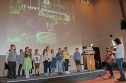 Zwei Musikstücke hatten die Schüler der Heinz-Theuerjahr-Grundschule Neuschönau extra für den zehnten Geburtstag des Projektes einstudiert.