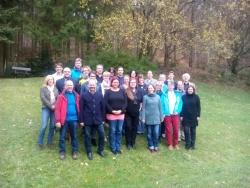 Nach der lehrreichen Tagung stellten sich alle Betreuer der in ganz Deutschland eingesetzten Commerzbank-Umweltpraktikanten zum Gruppenfoto auf. (Foto: Commerzbank)