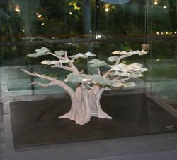 Der künftige Ausstellungsbaum im Haus zur Wildnis, hier noch im Modell. Foto: Achim Klein