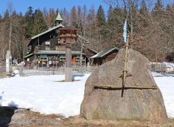 Eine Wanderung zur leuchtenden Sonnenuhr am Schwellhäusl gibt’s am Sonntag, 20. März. (Foto: Gregor Wolf/Nationalpark Bayerischer Wald)