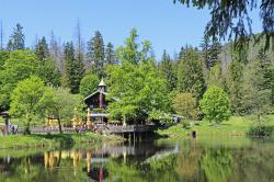 Im Schwellhäusl, das die Teilnehmer in der Mitte der Tour erreichen, lohnt sich eine Einkehr. (Foto: Nationalpark Bayerischer Wald)