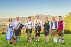 Das Frauenauer Septette RaiBlech spielt am 2. Oktober zum letzten Lauschersonntag in diesem Jahr im Haus zur Wildnis auf. (Foto: RaiBlech)