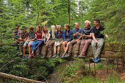 Auch Teil des Praktikums: Viele gemeinsame Aktivitäten der Freiwilligen in der entstehenden Wildnis. (Foto: Nationalpark Bayerischer Wald)
