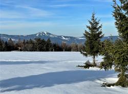 Bei schönem Wetter öffnet sich am Ruckowitzschachten ein toller Blick zum Großen Arber. (Foto: Nationalpark Bayerischer Wald)