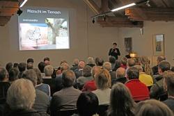 Gut 100 Zuhörer waren zum Vortrag über Ambrosiakäfer ins Waldgeschichtliche Museum St. Oswald gekommen (Foto: Gregor Wolf/Nationalpark Bayerischer Wald)