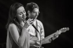 Marta Kloučková und David Dorůžka treten am 30. März im Waldgeschichtlichen Museum auf. (Foto: Band)