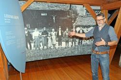 Christian Binder kennt das Museum und die Geschichten, die es verbirgt, wie seine Westentasche. (Foto: Nationalpark Bayerischer Wald)