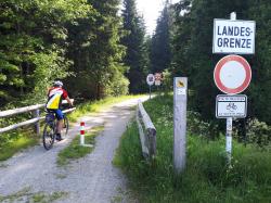 Über den Grenzübergang Buchwald wird am Sonntag, 28. Mai, in den Nationalpark Šumava geradelt. (Foto: Nationalpark Bayerischer Wald)