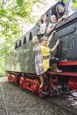 Das Theaterensemble „Fräulein Brehms Tierleben“ gastiert am Sonntag, 20. August, auf der Landesgartenschau. (Foto: Fräulein Brehms Tierleben)