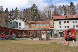 Sechs Stunden lang sperrte das Jugendwaldheim am Samstag seine Türen auf: Hunderte Interessierte folgten der Einladung und genossen das bunte Rahmenprogramm.