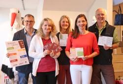 Im Zeichen der Störche steht die Arbeit des Organisationsteams um Rudi Mautner (von links), Karin Friedl, Paula Moosbauer, Evi Blach und Lukas Laux. (Foto: Gregor Wolf/Nationalpark Bayerischer Wald)