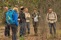 Die Ranger aus Israel sammelten viele Bayerwald-Eindrücke. Claudia Schmidt erklärte etwa das aktuell laufende LIFE+ Projekt, das sich unter anderem mit Moorrenaturierungen beschäftigt. (Foto: Michael Pscheidl/Nationalpark Bayerischer Wald)