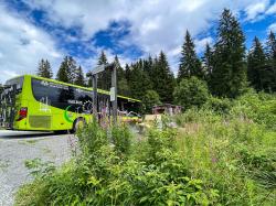 Per Igelbus geht es zum Ausgangspunkt der Pilgerwanderung bei Finsterau. (Foto: Sandra Schrönghammer/Nationalpark Bayerischer Wald)