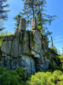 Die Heidensteine gelten als das „Stonehenge des Böhmerwaldes“ und sollen aus der Zeit der Kelten stammen. (Foto: Katrin Wachter/Nationalpark Bayerischer Wald)