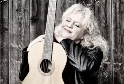 Ingrid Hupf lädt am 9. November zur bayerischen Mitsingstunde ein. (Foto: Ingrid Hupf)