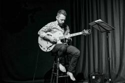 Das „NYC Trio“ mit Bandleader Libor Šmoldas tritt am Donnerstag, 27. November, im Waldgeschichtlichen Museum auf. (Foto: Christian Binder/Nationalpark Bayerischer Wald)