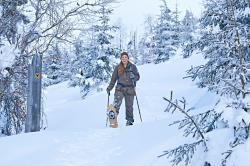 Mit Nationalpark-Rangerin Kristin Biebl geht es am Samstag bei einer Schneeschuh-Tour auf den Großen Rachel. (Foto: Gerd Krautbauer/Nationalpark Bayerischer Wald)