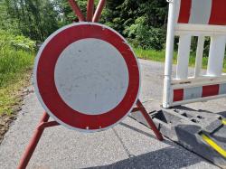 Die Schwarzachstraße ist von 15. bis 17. April komplett gesperrt. Symbolbild: Annette Nigl