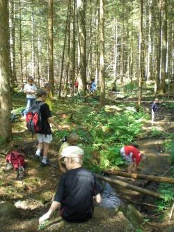 Kinder bei den Fischottertagen (Foto: Lück)