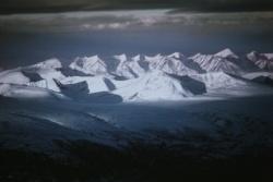 Das Wolfsland des Yukon-Territorium im Nordwesten Kanadas wird von weiten Ebenen und Hochgebirgen bis fast 6000 Meter Höhe geprägt