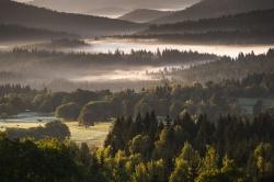 Der Vortrag „Grünes Dach Europas“ am 10. Mai im Haus zur Wildnis zeigt die einzigartige Naturlandschaft des bayerisch-böhmischen Grenzgebirges wie hier bei Buchwald (Bucina)